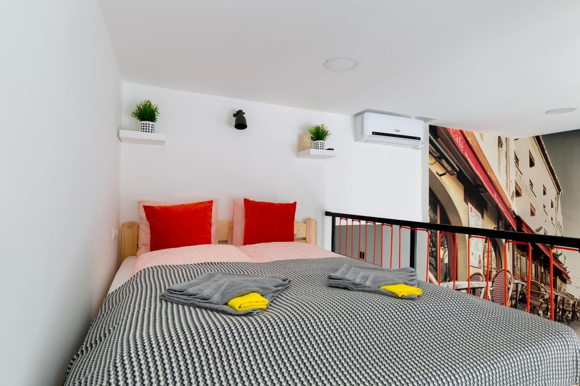 Cobblestone Quarters With A Wave Of Colour